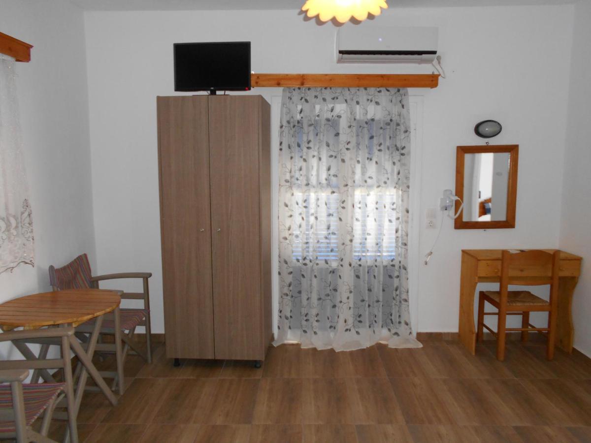 Studios Apartments Kapetanios Perissa  Bagian luar foto