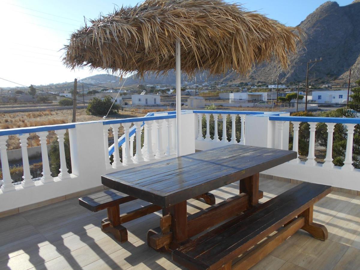 Studios Apartments Kapetanios Perissa  Bagian luar foto