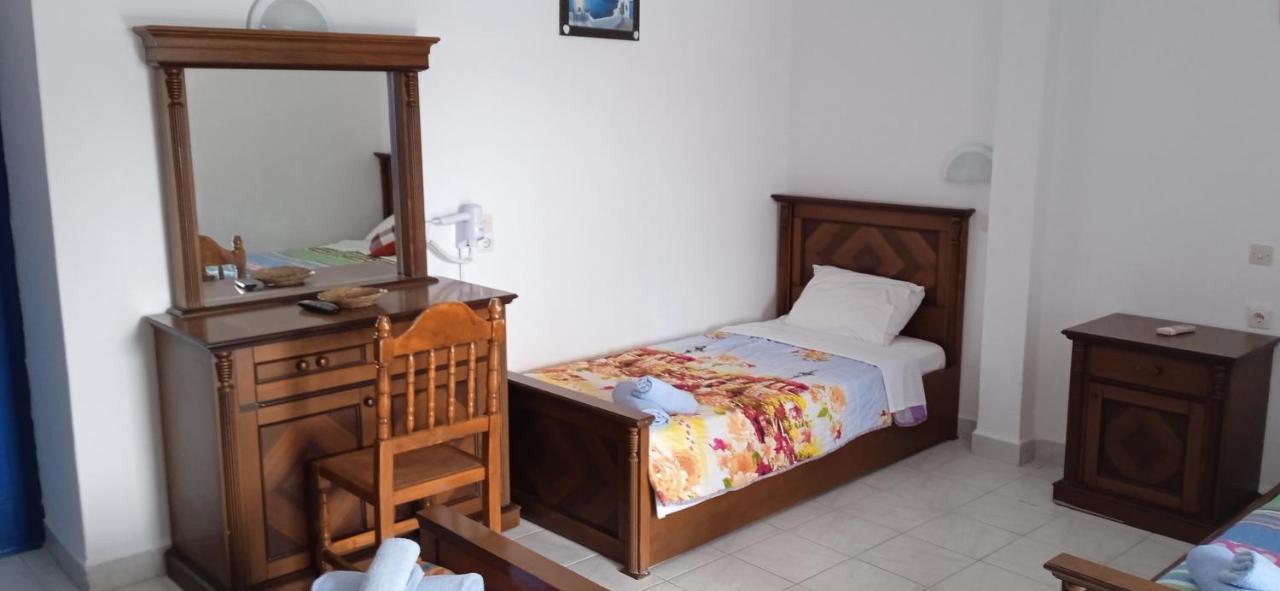 Studios Apartments Kapetanios Perissa  Bagian luar foto