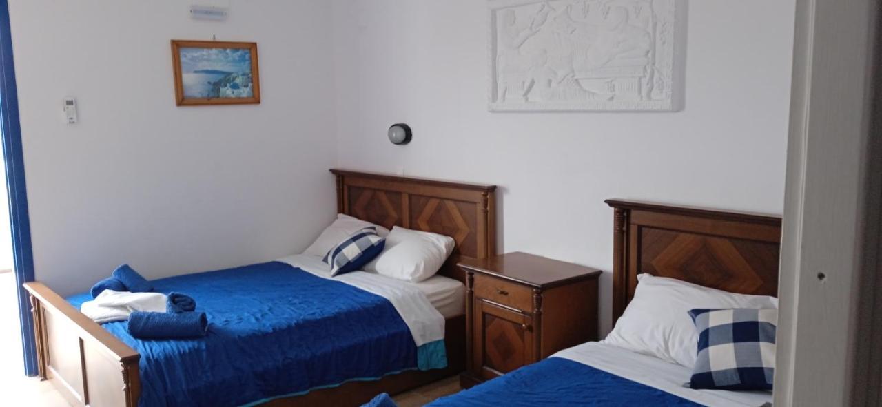 Studios Apartments Kapetanios Perissa  Bagian luar foto