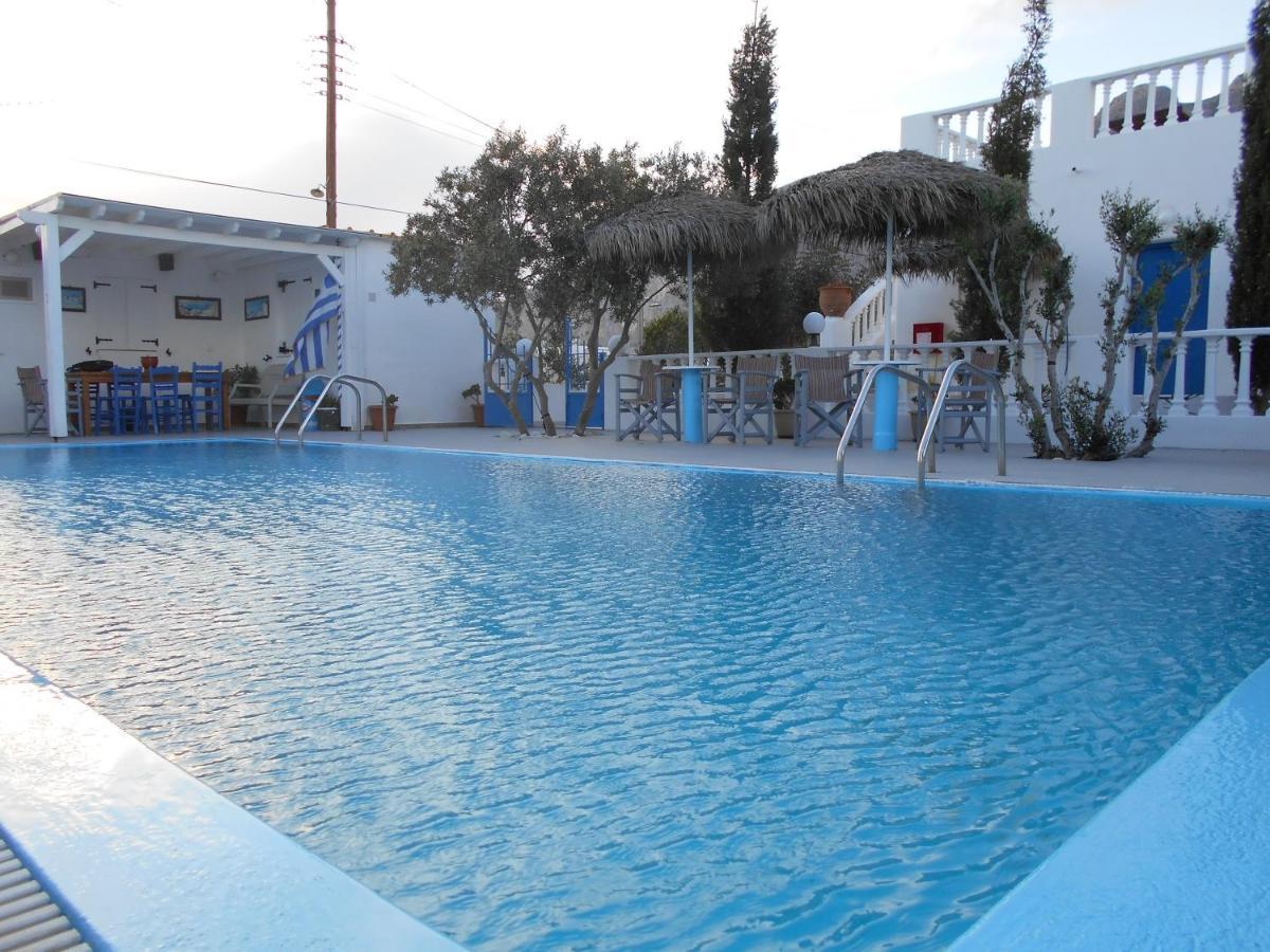 Studios Apartments Kapetanios Perissa  Bagian luar foto