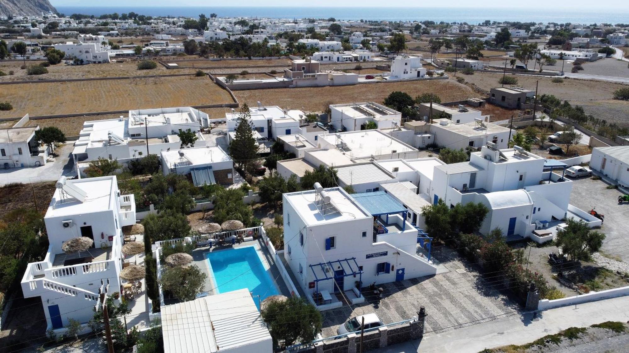 Studios Apartments Kapetanios Perissa  Bagian luar foto